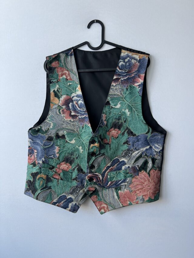 Жилетка унісекс S вживана