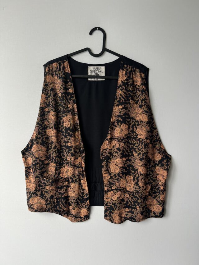 Жилетка унісекс М вживана